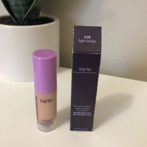 NIB Tarte Mini Foundcealer Foundation 22B Lt Beige